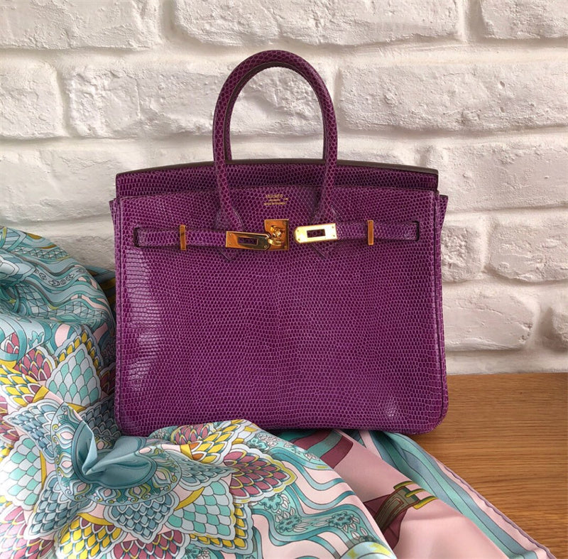  carryall bag close-up of hardware and finish