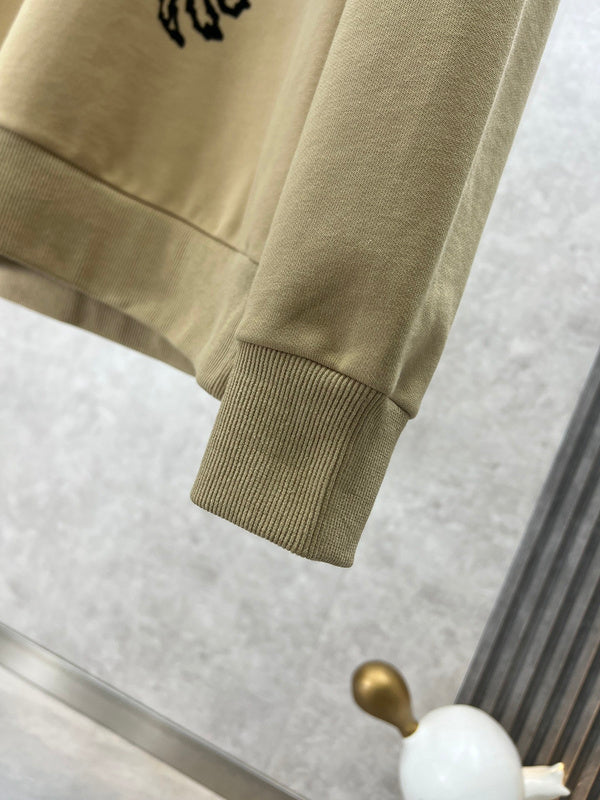 Styling view of Burberry luxury piece style No.530