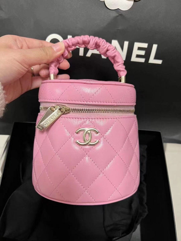 women's handbag, versatile design, view 4