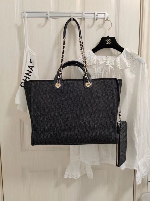  spacious purse view 7