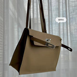  structured bag interior and compartment view 15