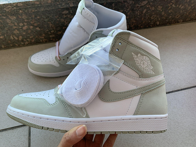 Nike Men's & Women's Luxury Lifestyle Trainers — Style 171 hardware detail