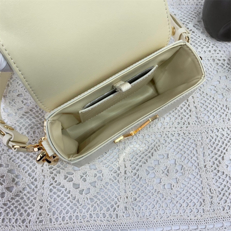  Elegant everyday bag carried on shoulder 10