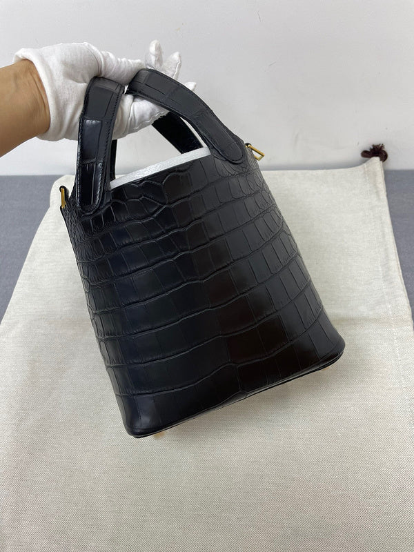 Close-up detail of balanced bag design