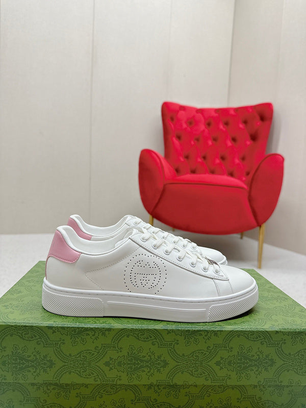 Gucci clean off-white luxury sneakers view 10 padded collar comfort