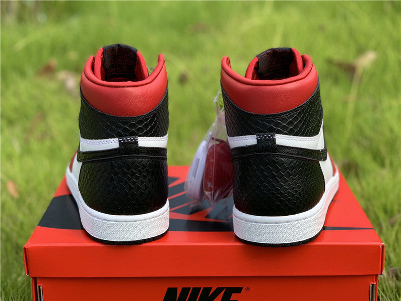 Nike Men's & Women's Premium Low-Top Trainers — Style 133 back view