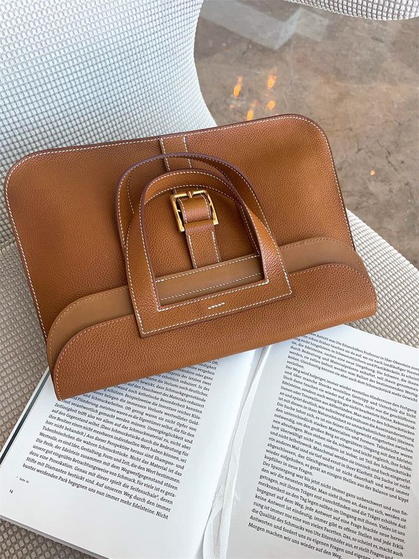  effortless handbag detail view showing craftsmanship 8