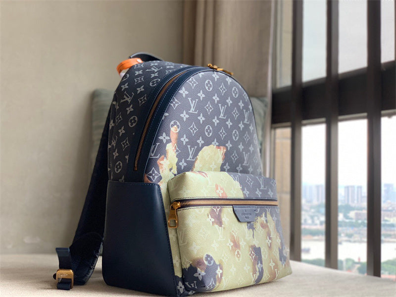  modern everyday bag styled with outfit