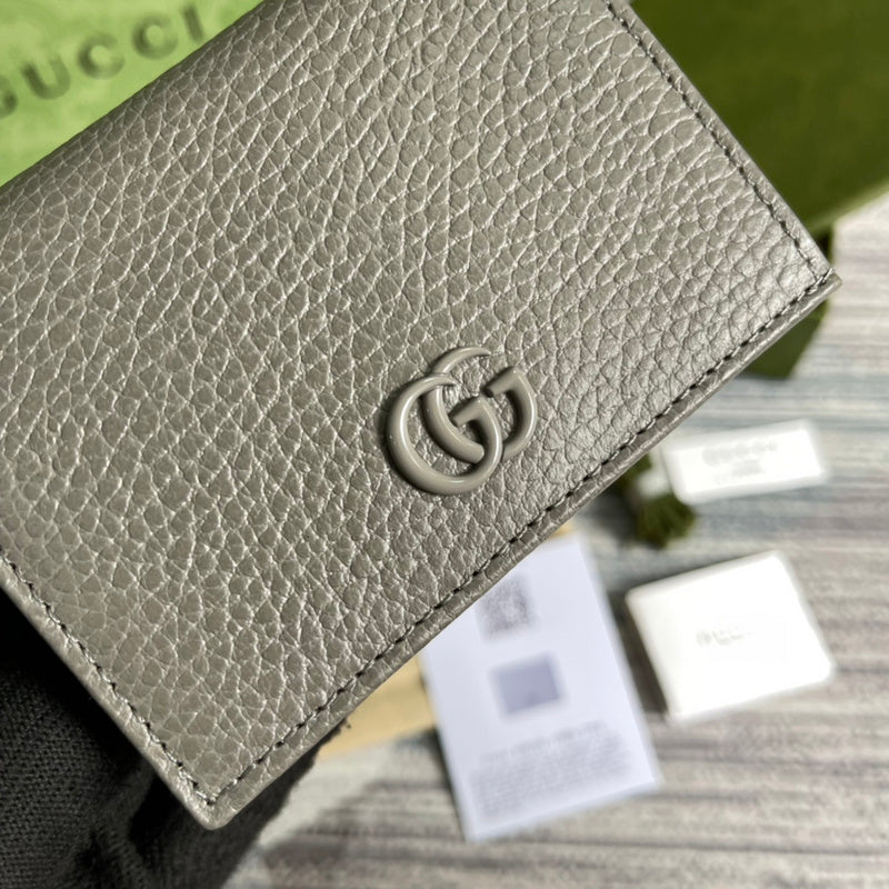 Handle and strap detail of chic elevated women's handbag – women's luxury accessory