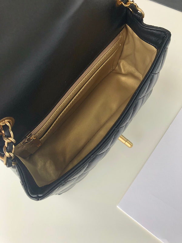  women's handbag, mid design, view 2