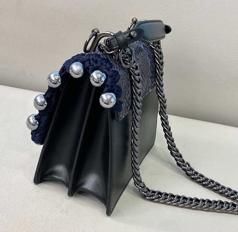 Ziva's Charm handbag – close-up view (Standard Size)
