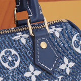  Contemporary shoulder bag front view 7