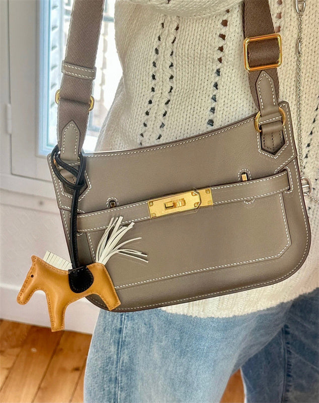  Modern shoulder bag carried on shoulder 34