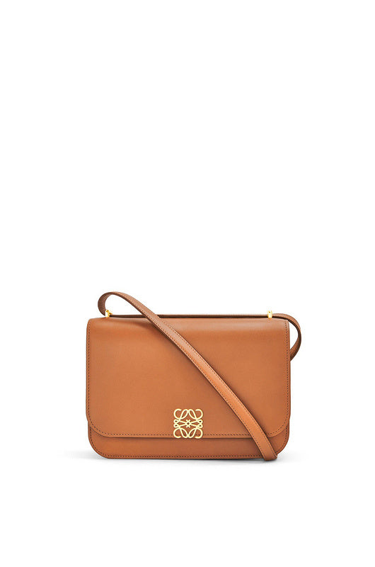 Ziva's Charm handbag – carry view (19cm*13cm*6cm)