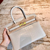  Signature everyday bag front view