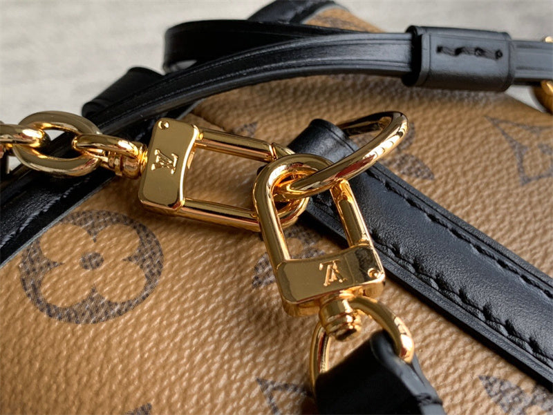  satchel close-up of hardware and finish