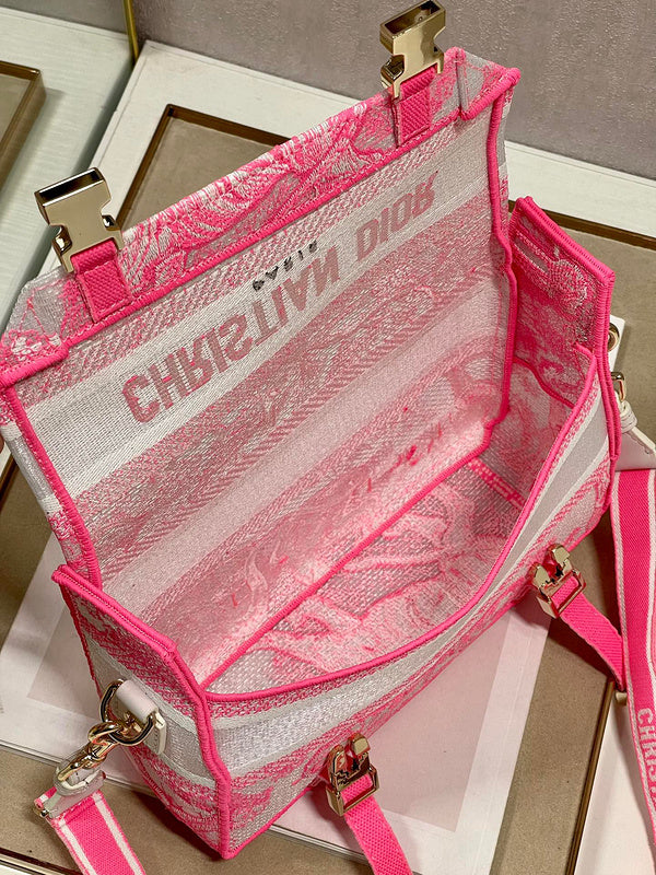 Back view of chic refined women's handbag – women's luxury handbag