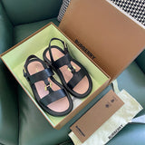 Burberry shoes Style 093 - texture and material detail