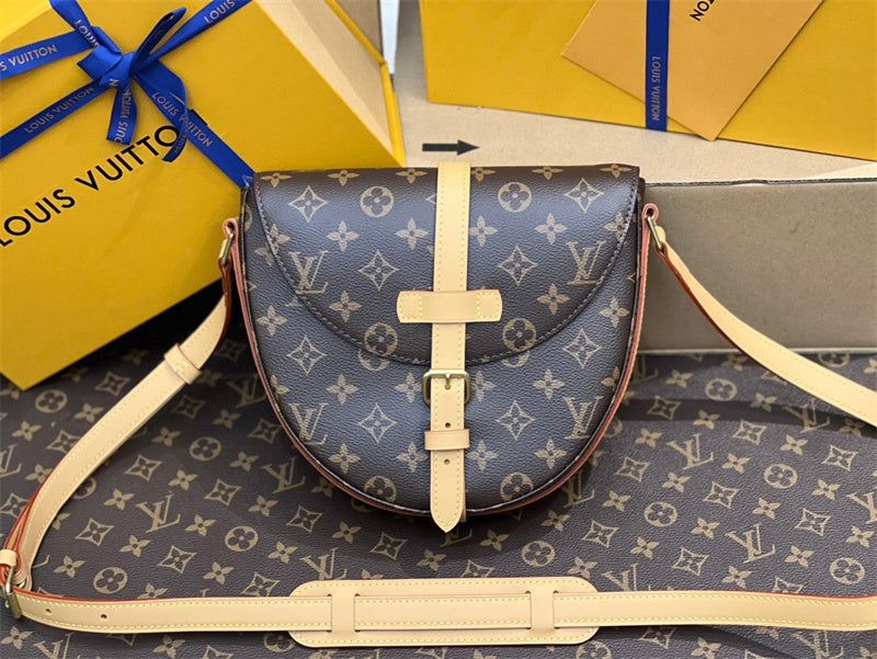  sophisticated shopper bag detail view showing craftsmanship 14