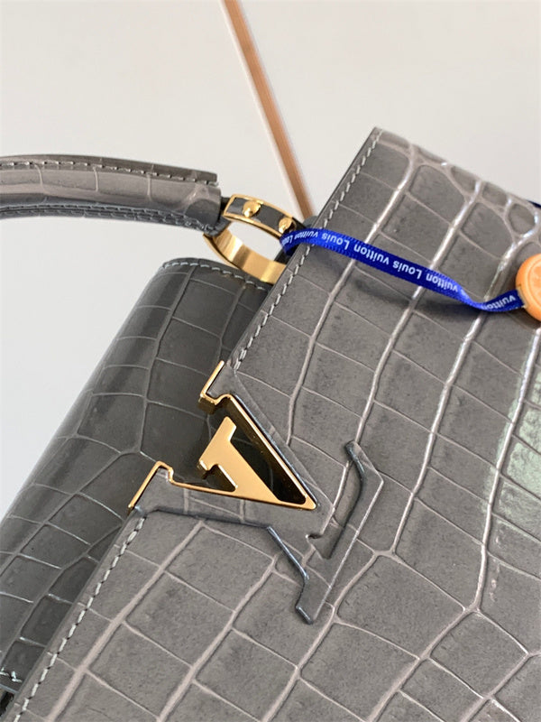  structured bag interior and compartment view 15