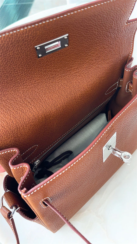  shopper bag interior and compartment view