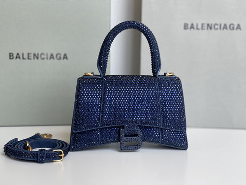 Zivas Charm Streamlined Design Statement Handbag (Everyday Luxury Essential) – Angled View