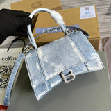 Front view of premium sleek women's handbag – women's everyday handbag