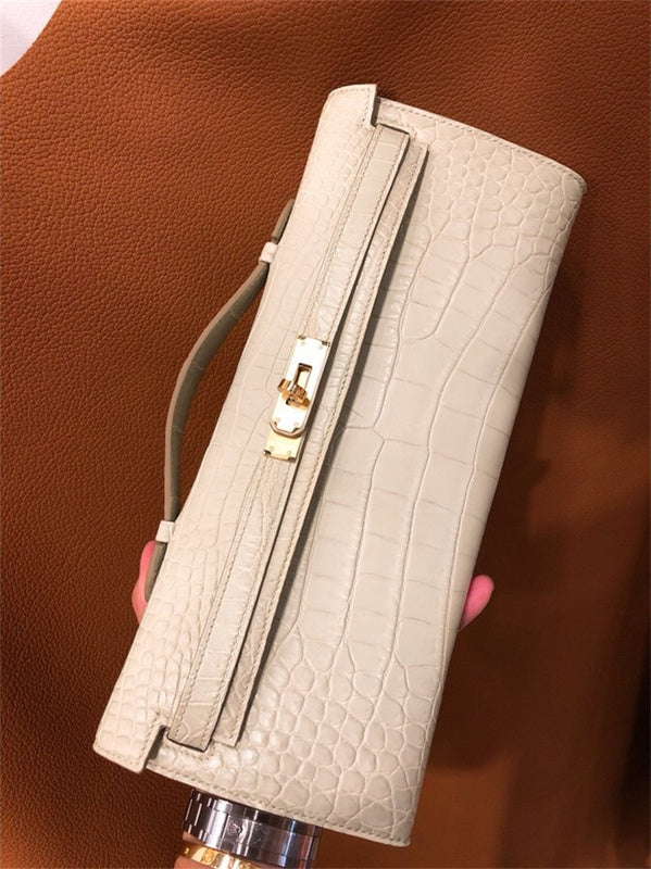  handbag interior and compartment view