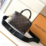  structured bag interior and compartment view
