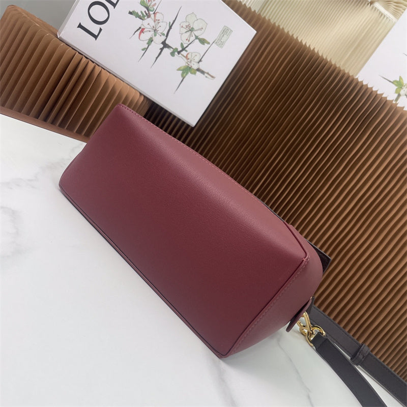 Ziva's Charm handbag – carry view (24cm*16cm*10cm)
