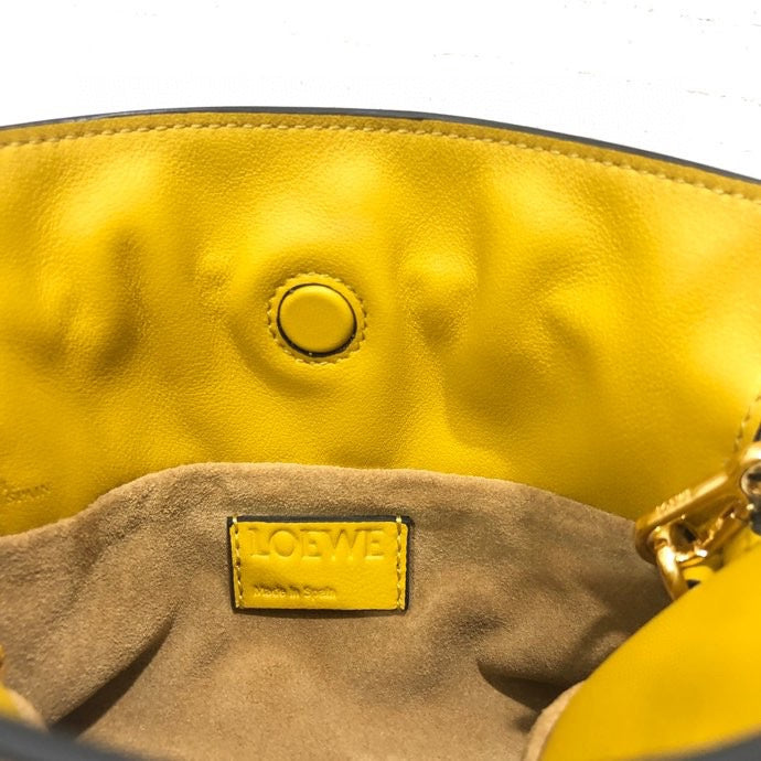 Ziva's Charm handbag – close-up view (16cm*13cm*5cm)
