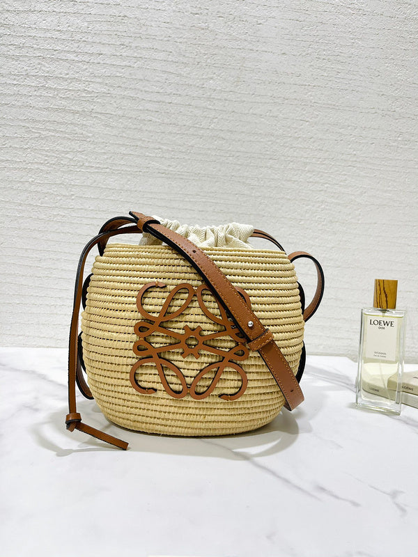 Ziva's Charm handbag – detail view (16cm*12cm*18cm)