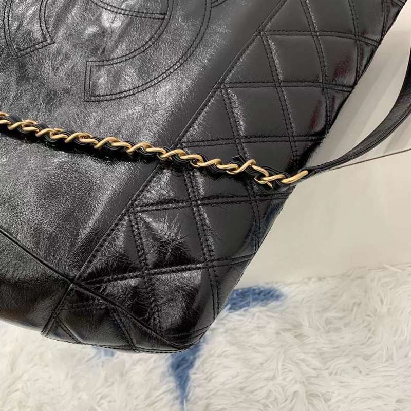 Zivas Charm Modern Edge Luxury Handbag (Structured Everyday Essential) – Lifestyle Shot