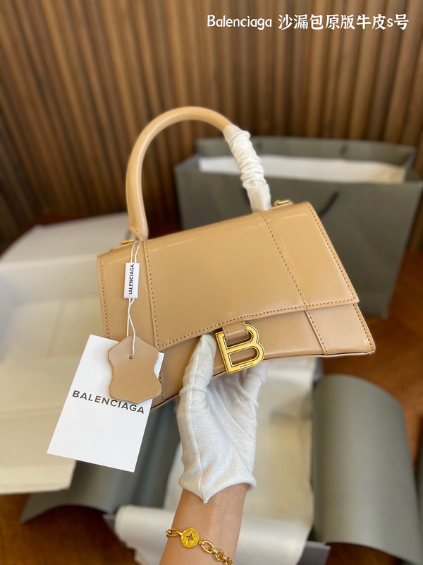 Ziva's Charm handbag – lifestyle view (one versatile size)
