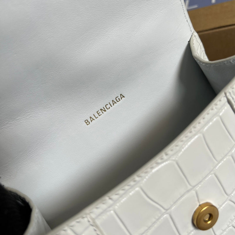 Close-up detail of modern classic women's handbag – women's premium purse