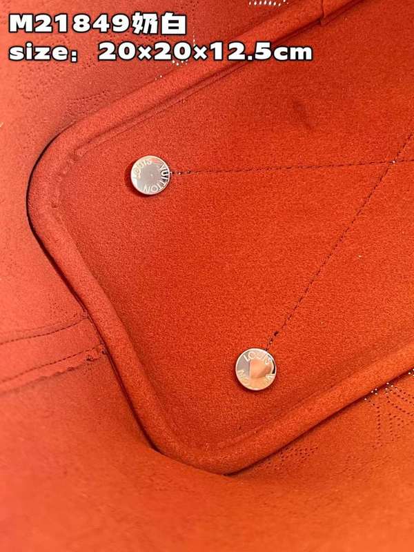 Front view of structured refined women's handbag – women's everyday handbag