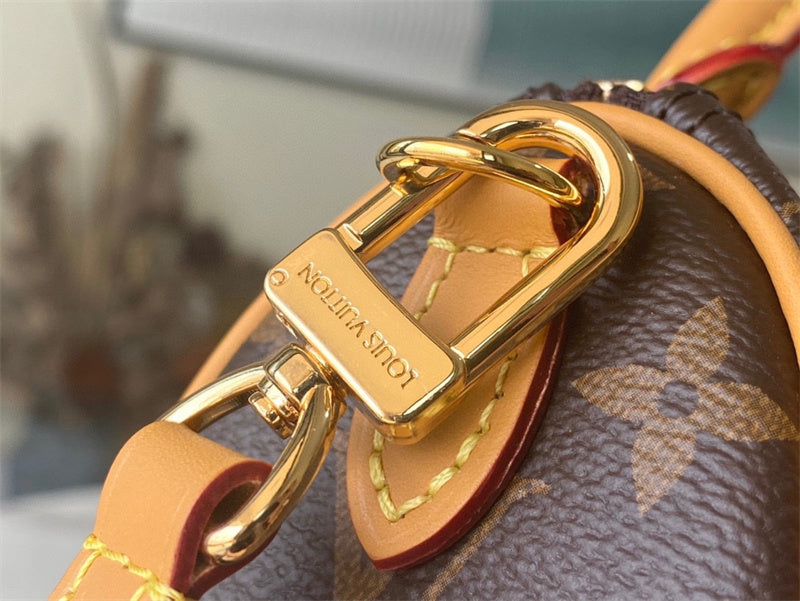  Elegant top-handle bag front view 7