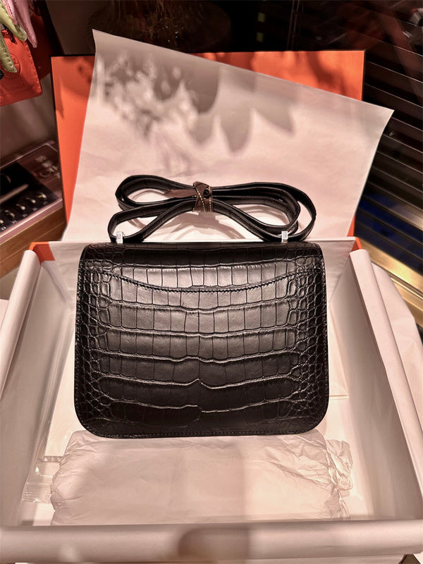  satchel interior and compartment view 9
