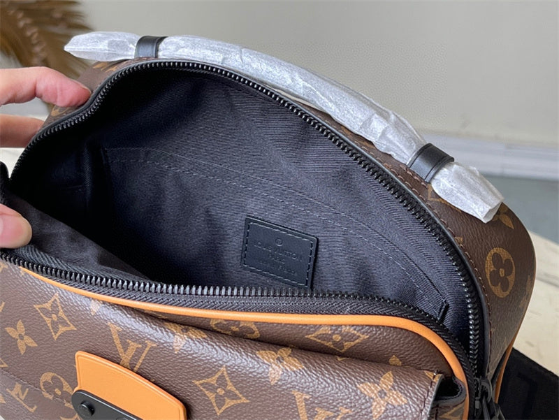  handbag interior and compartment view 9