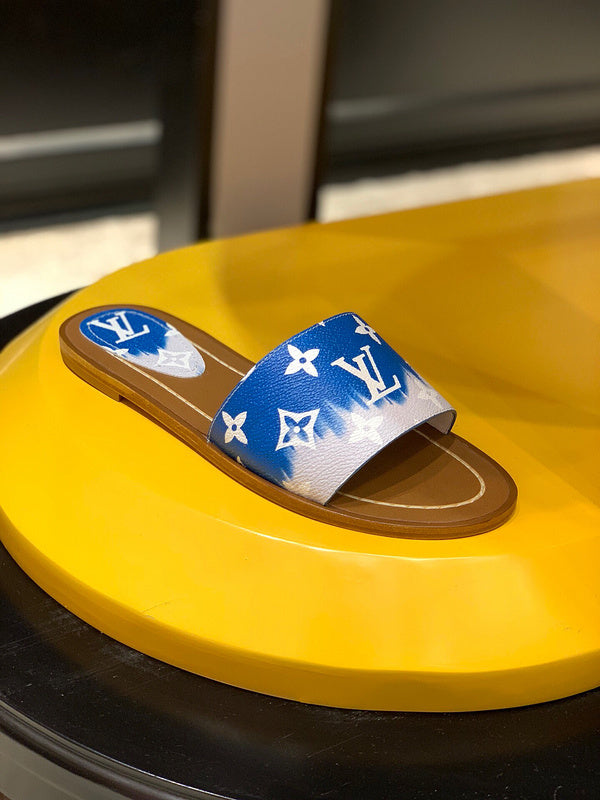 Side profile view of Louis Vuitton luxury piece style No.082