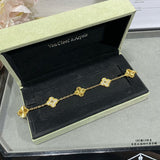 Front view of Van Cleef & Arpels unisex jewelry piece