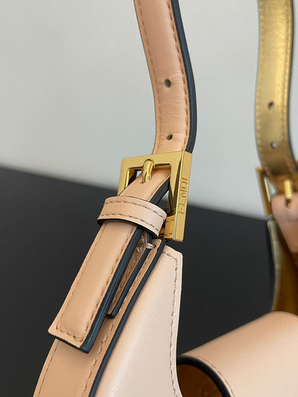 Ziva's Charm handbag – product shot (22cm*4.5cm*17.5cm)