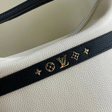 Close-up detail of everyday-luxe modern women's handbag – women's luxury accessory