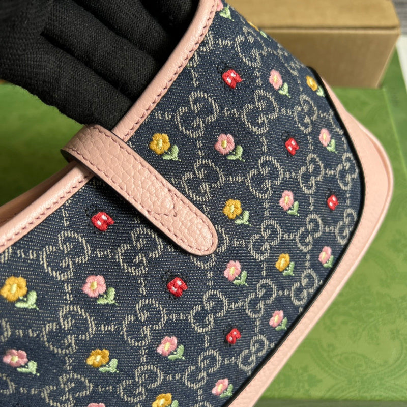 Interior view of statement refined women's handbag – women's luxury accessory
