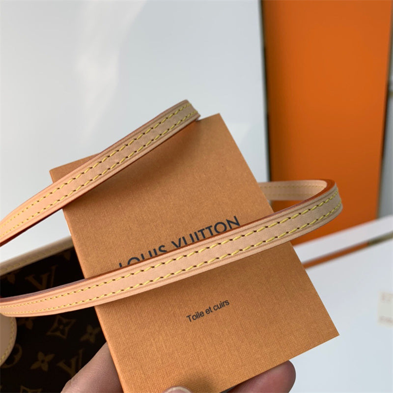 satchel interior and compartment view 9