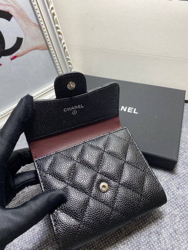  handbag, compact everyday style, image 3