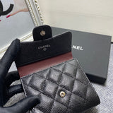  handbag, compact everyday style, image 3