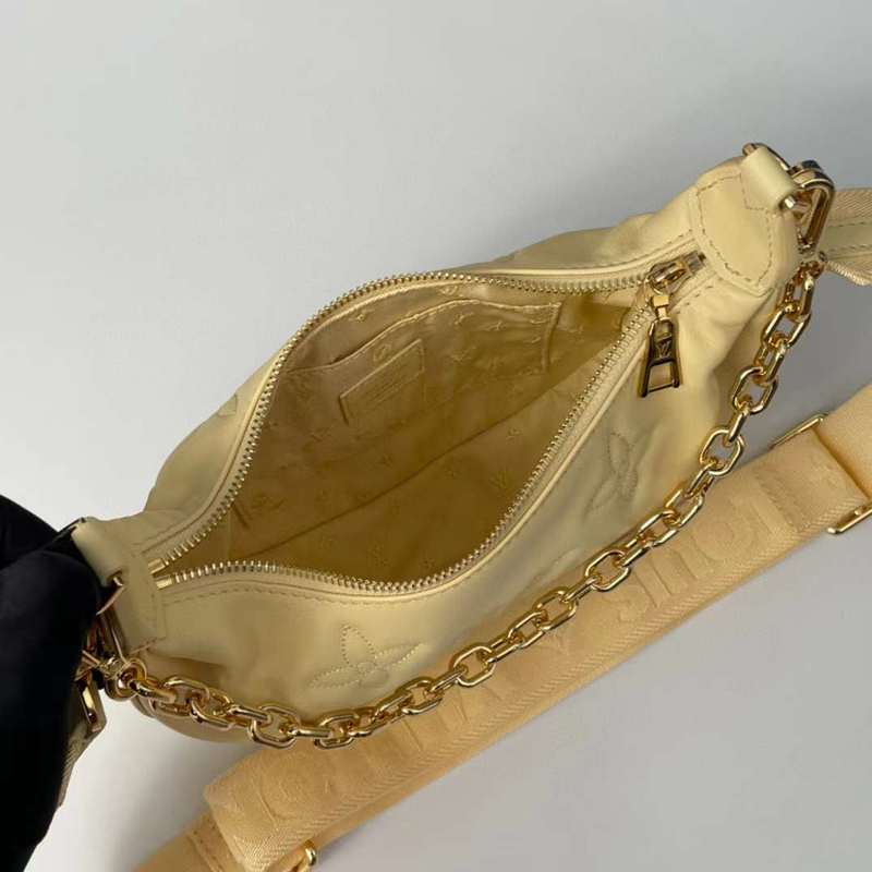 Close-up detail of everyday-luxe sleek women's handbag – women's statement bag