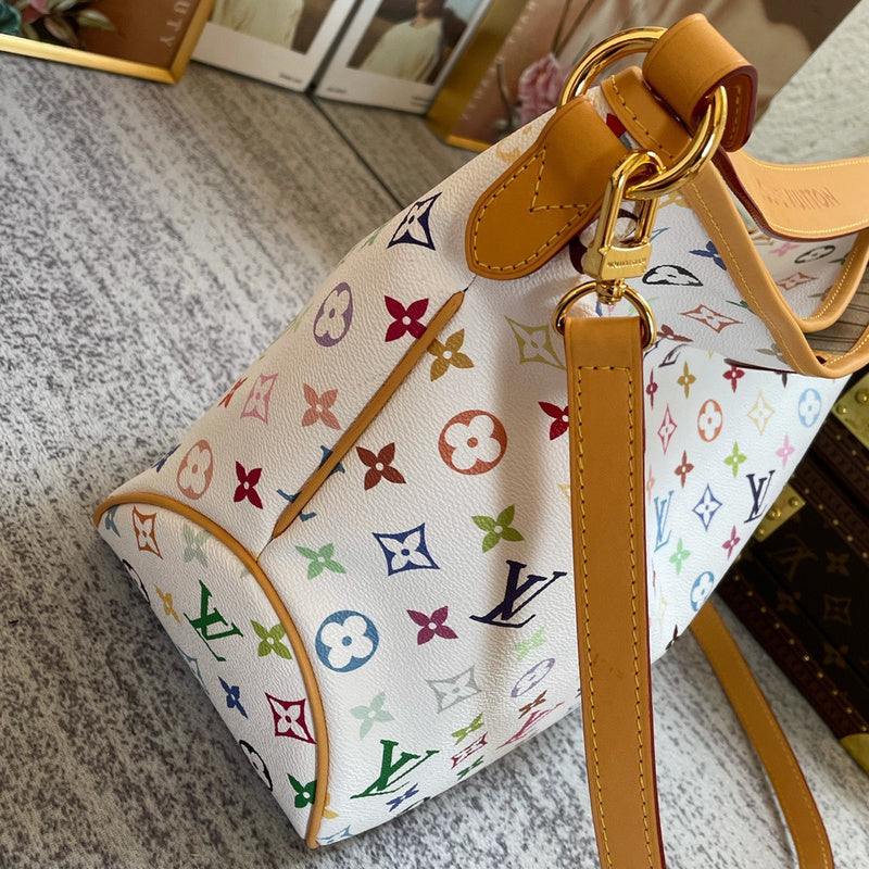 Interior view of classic chic women's handbag – women's everyday handbag