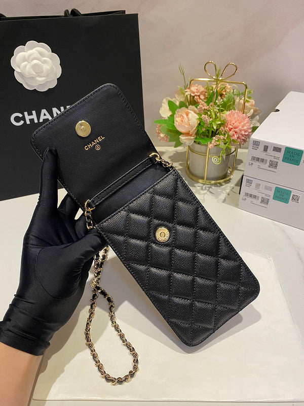 Ziva's Charm handbag – product shot (one versatile size)